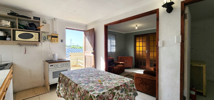 4 Bedroom Property for Sale in Struisbaai Western Cape